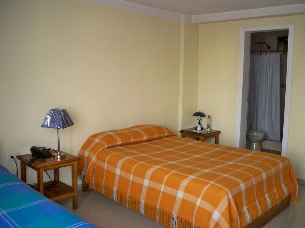 Las Garzas Alojamiento Hotel Ibarra Bagian luar foto