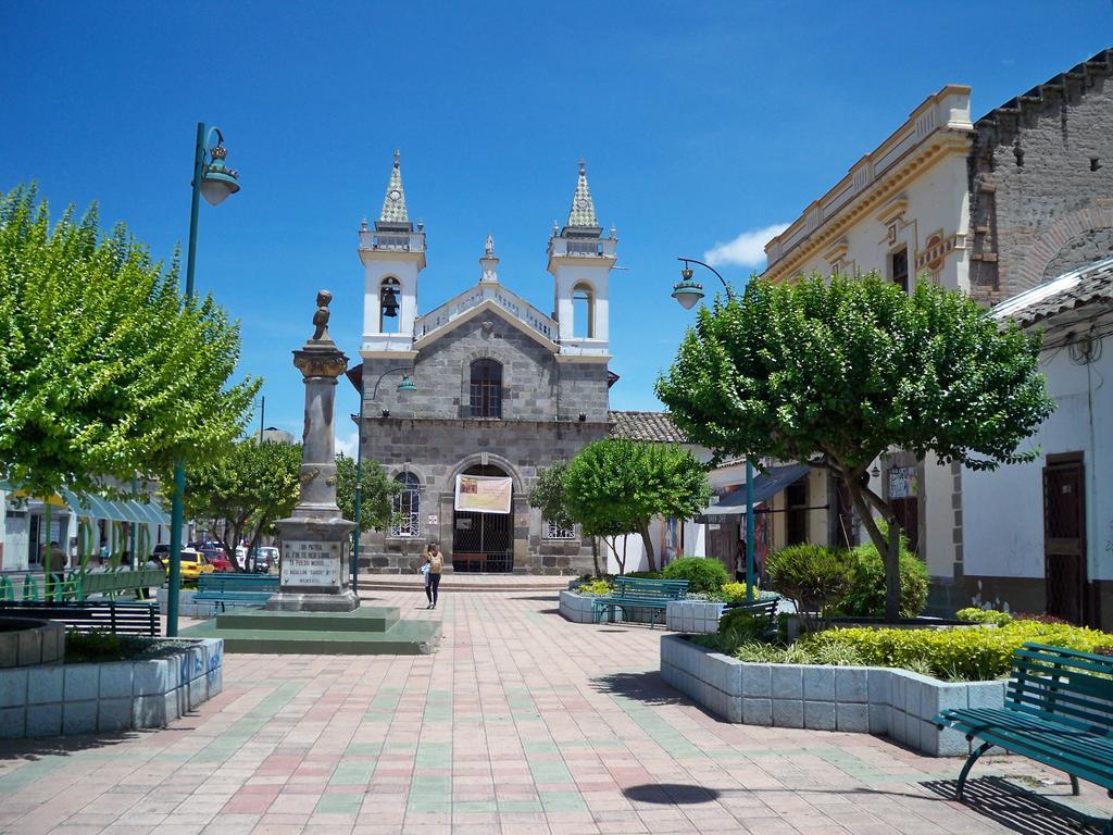 Las Garzas Alojamiento Hotel Ibarra Bagian luar foto
